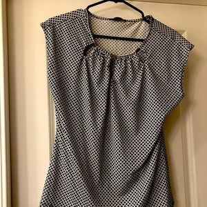 Checked top Silver piece neck accent